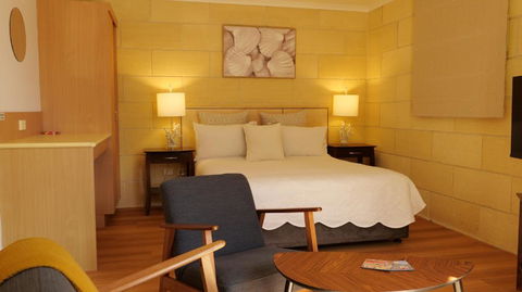 Portside Motel - Accommodation Nelson Bay 2