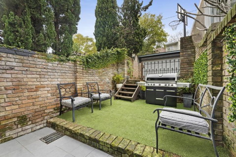 Pet Friendly Paddo Terrace - Accommodation Nelson Bay 3