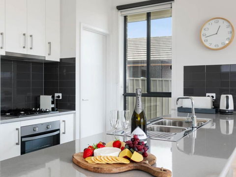 Putters Paradise 25-30 Troon Drive - Accommodation Nelson Bay 3
