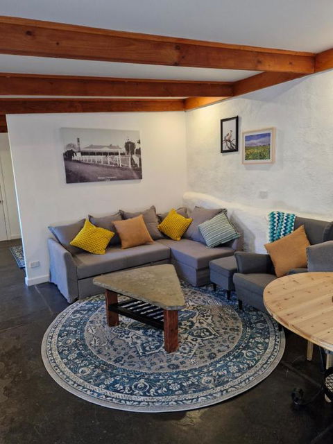 Private Guesthouse - Nelsons Bay Accommodation 0