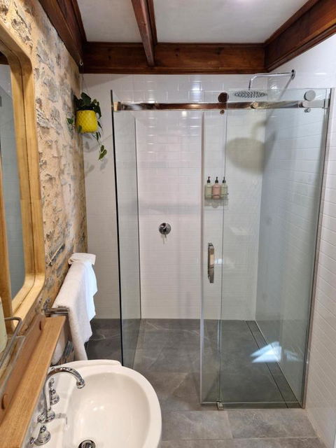 Private Guesthouse - Nelsons Bay Accommodation 3