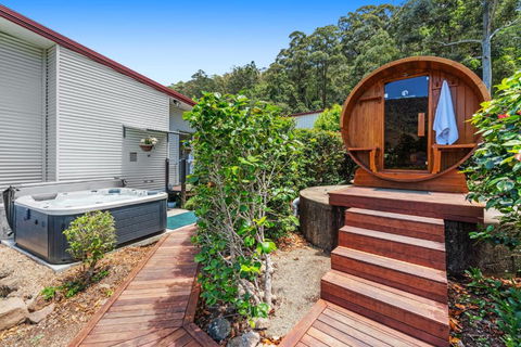 Private Luxury In The Mountains With Running Creek - Accommodation Nelson Bay 1