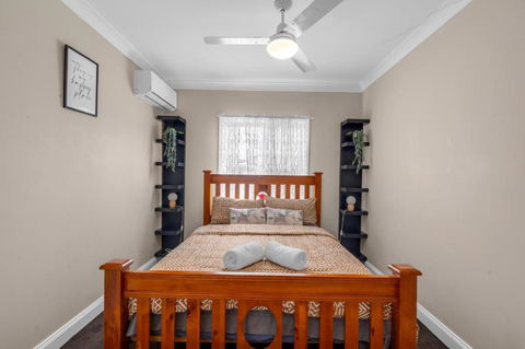 Quaint 2 Bedroom Fully Furnished Cottage - Accommodation Nelson Bay 1