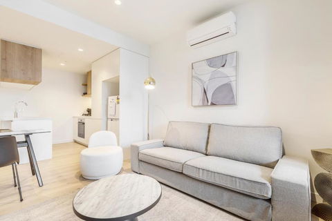 Quaint Stylish Hideout In Trendy South Melbourne - Accommodation Nelson Bay 2