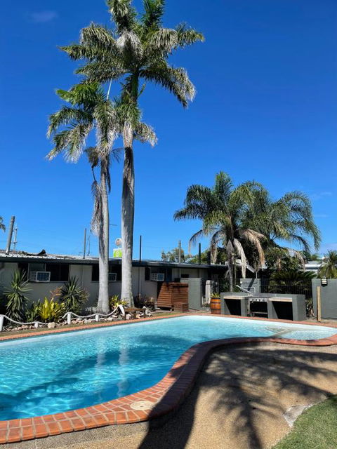 Queens Beach Hotel - Accommodation Nelson Bay 2