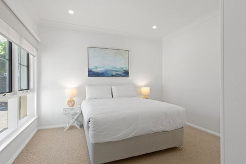 Quiet 2-Bed Retreat With Private Courtyard - Accommodation Nelson Bay 2