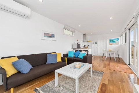 Quiet, Luxurious Guest House - Couples Retreat - Accommodation Nelson Bay 3