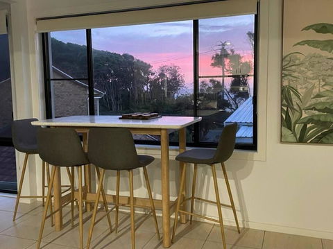 Rainbow Beachhouse - Deluxe, Pristine Location - Accommodation Nelson Bay 1