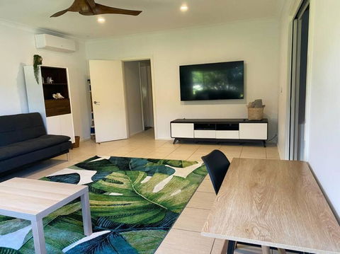 Rainbow Beachhouse - Deluxe, Pristine Location - Accommodation Nelson Bay 3