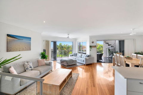 Rainbow Towers 2 Rainbow Beach - Accommodation Nelson Bay 1