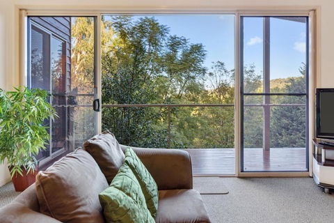 Ravensbourne Escape- Kookaburra Kottage - Accommodation Nelson Bay 0