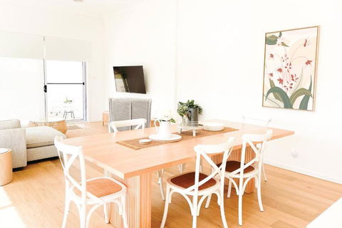 Red Brick Central Retreat - Accommodation Nelson Bay 0
