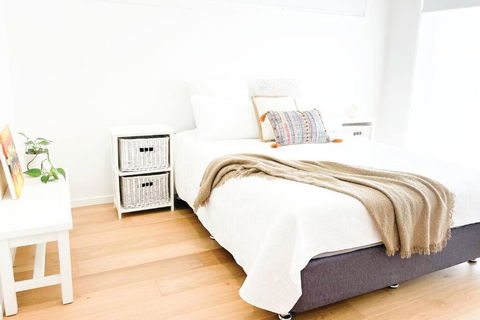 Red Brick Central Retreat - Accommodation Nelson Bay 3