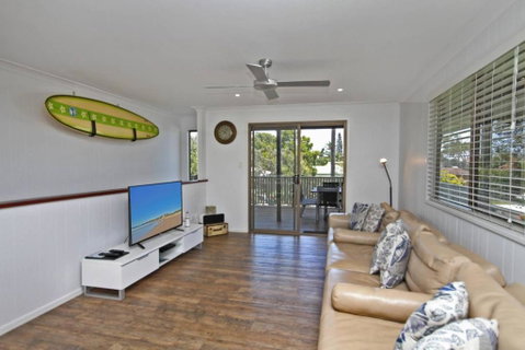 Red Door Beach House - Accommodation Nelson Bay 2