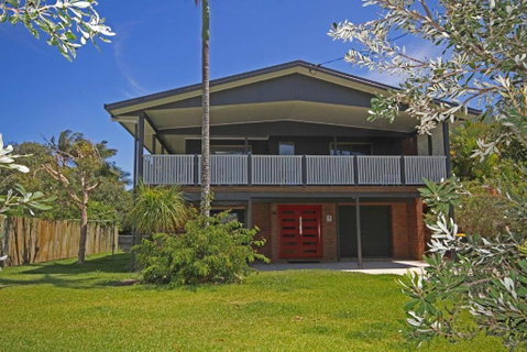 Red Door Beach House - Accommodation Nelson Bay 0