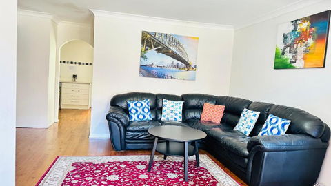 Quiet Family Townhouse In Wollongong CBD - Accommodation Nelson Bay 0