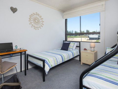 At The Beach - Kiama Surf Beach At Your Doorstep - Nelson Bay Accommodation.com 3