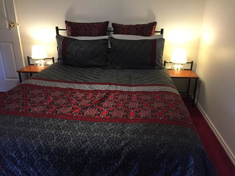 Auburn Hideaway Clare Valley - Nelsons Bay Accommodation 3
