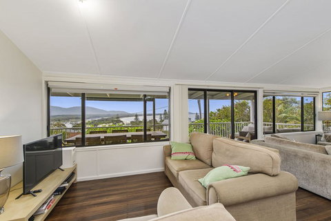 Aurelia, 14 Stewart Street - Nelsons Bay Accommodation 0