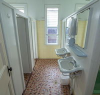 Australian Hotel - Accommodation Nelson Bay