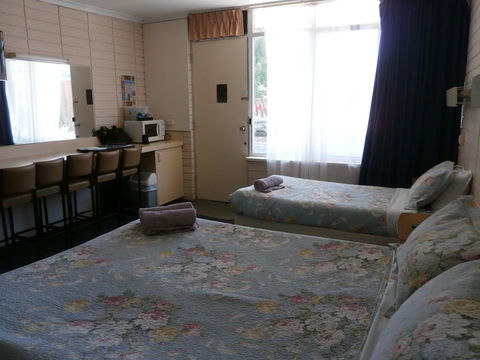 Avenue Motel - Accommodation Nelson Bay 3