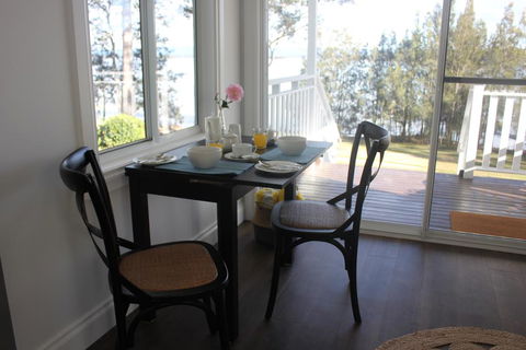 B & B On The Water - Accommodation Nelson Bay 2