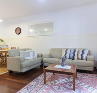 B2 Broadway Abode close to Swan River UWA  Hospitals - Nelsons Bay Accommodation
