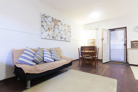 B3 Walk To UWA, Swan River On The Nedlands Border - Nelsons Bay Accommodation 0