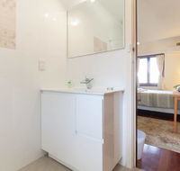 B8 Cafes Resturants UWA close to SCGH - Nelsons Bay Accommodation