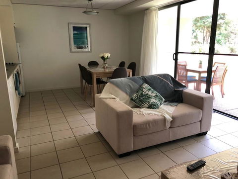 Baden 42 - Rainbow Shores, Ground Floor Unit, Air Conditioned, Overlooking Outdoor Spa - Accommodation Nelson Bay 2