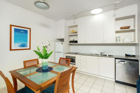Baden 51 - Rainbow Shores, Air Conditioned, Walk To Beach, Swimming Pools - Accommodation Nelson Bay 1