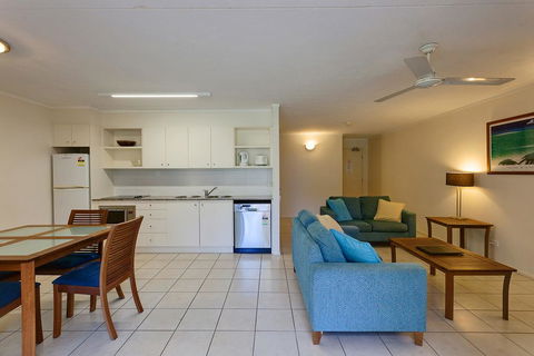 Baden 74 - Rainbow Shores, Top Floor, Air Conditioned Unit, Walk To Beach - Accommodation Nelson Bay 3