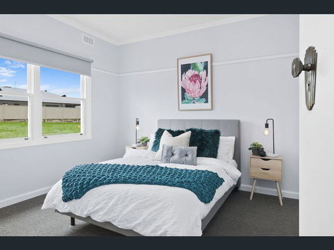 BALLARAT CLOSE 2 CBD + HOSPITAL+3BR HOME+NETFLIX + WiFi + Gift - Accommodation Nelson Bay 1