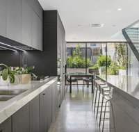 Balmain Bombshell Executive  Family Retreat - Accommodation Nelson Bay