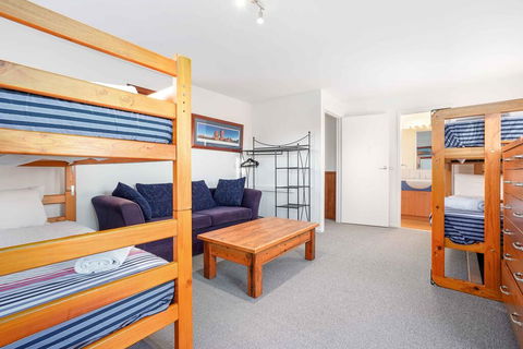 Barcoo - Accommodation Nelson Bay 2