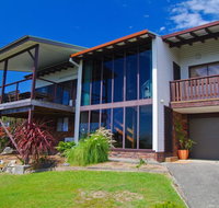 Barrels Beach House 28 Dulconghi Street - Nelsons Bay Accommodation