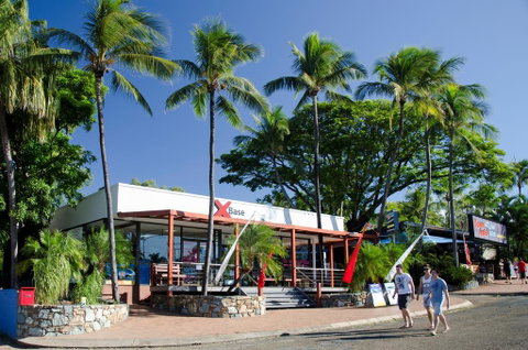 Base Airlie Beach - Accommodation Nelson Bay 0
