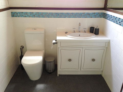 Base BnB - Accommodation Nelson Bay 3
