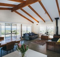 Bay Beach House - Accommodation Nelson Bay