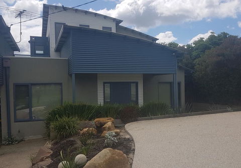 Bay Breeze Holiday Home - Accommodation Nelson Bay 1