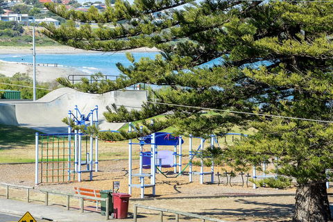 Bayline Beachfront Apartment No 4 - Nelsons Bay Accommodation 3