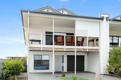 Bayside - Accommodation Nelson Bay 1