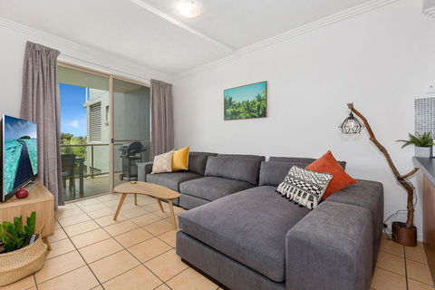 BEACH BLISS LUXURIOUS APARTMENT With POOL - Accommodation Nelson Bay 3