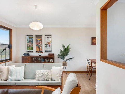 Beach Breeze - Nelson Bay Accommodation.com 0