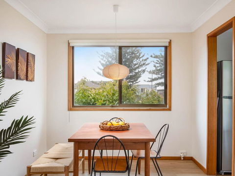 Beach Breeze - Nelson Bay Accommodation.com 1