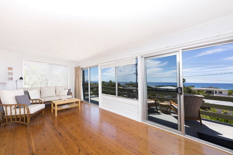 Beach Cottage, Forster - Accommodation Nelson Bay 1