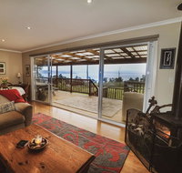 Beach House 'Aisling' - Accommodation Nelson Bay