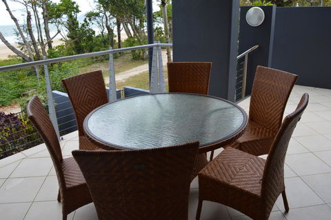 Beach House Apartment 1 - Accommodation Nelson Bay 3