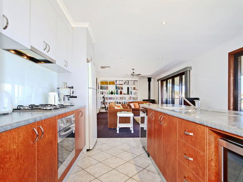 Beach House At Moana - Accommodation Nelson Bay 2