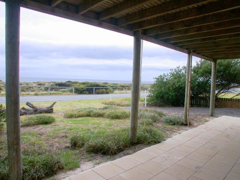 Beach House At Silver Sands - Accommodation Nelson Bay 3